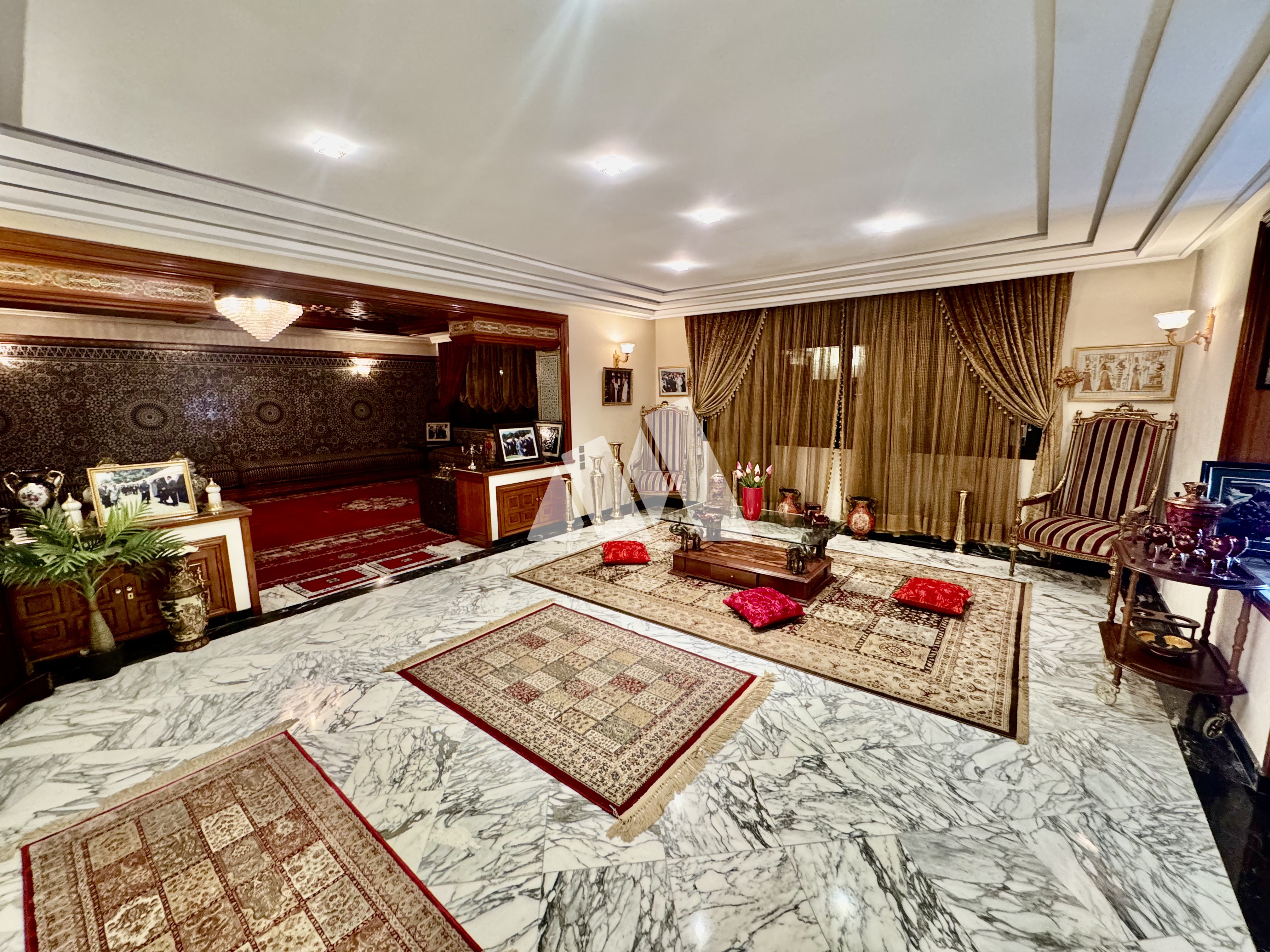 Appartement 3 chambres avec ascenseur à vendre à Racine, Casablanca