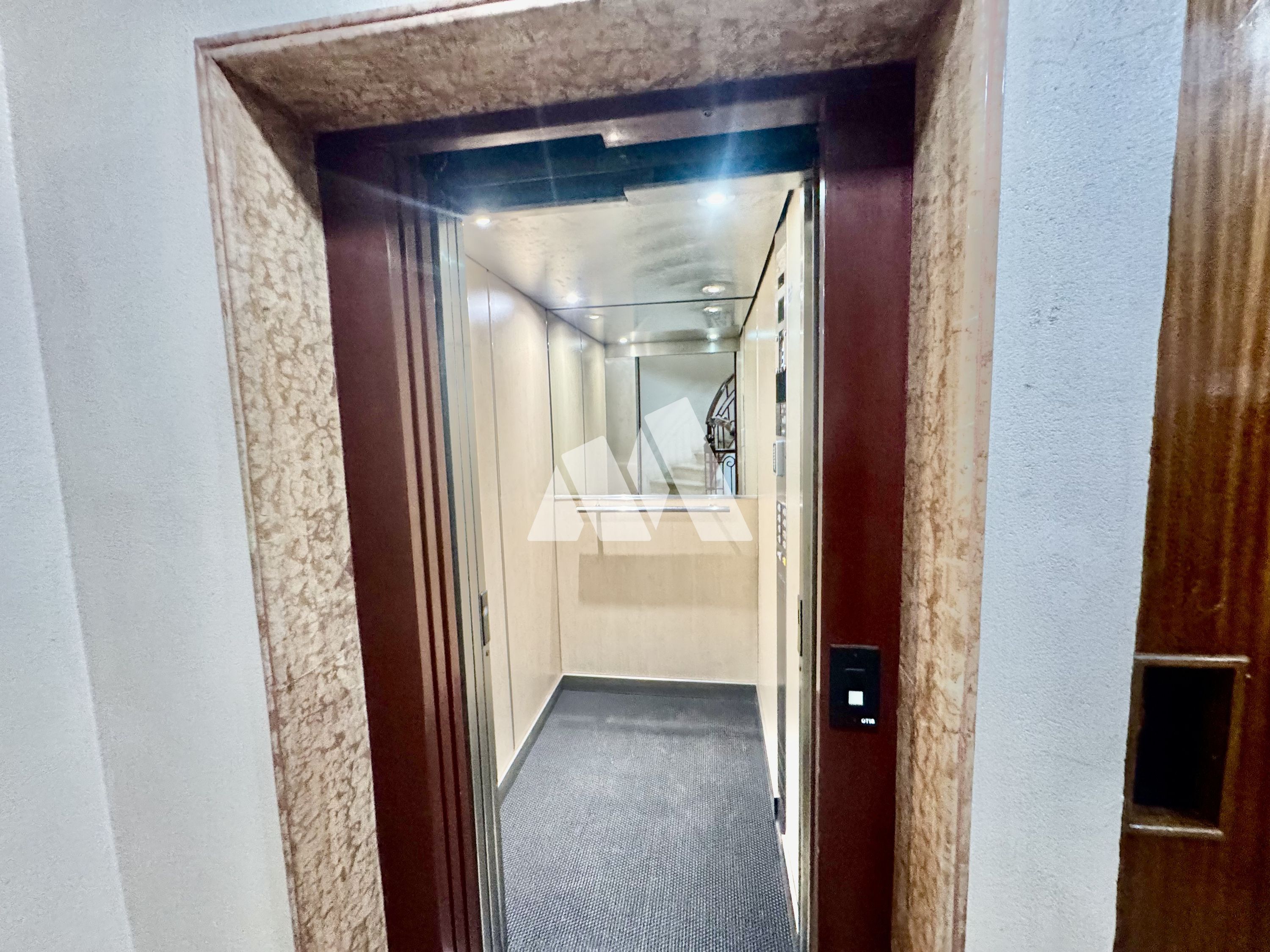 3-kamer appartement met lift te koop in Racine, Casablanca — 4