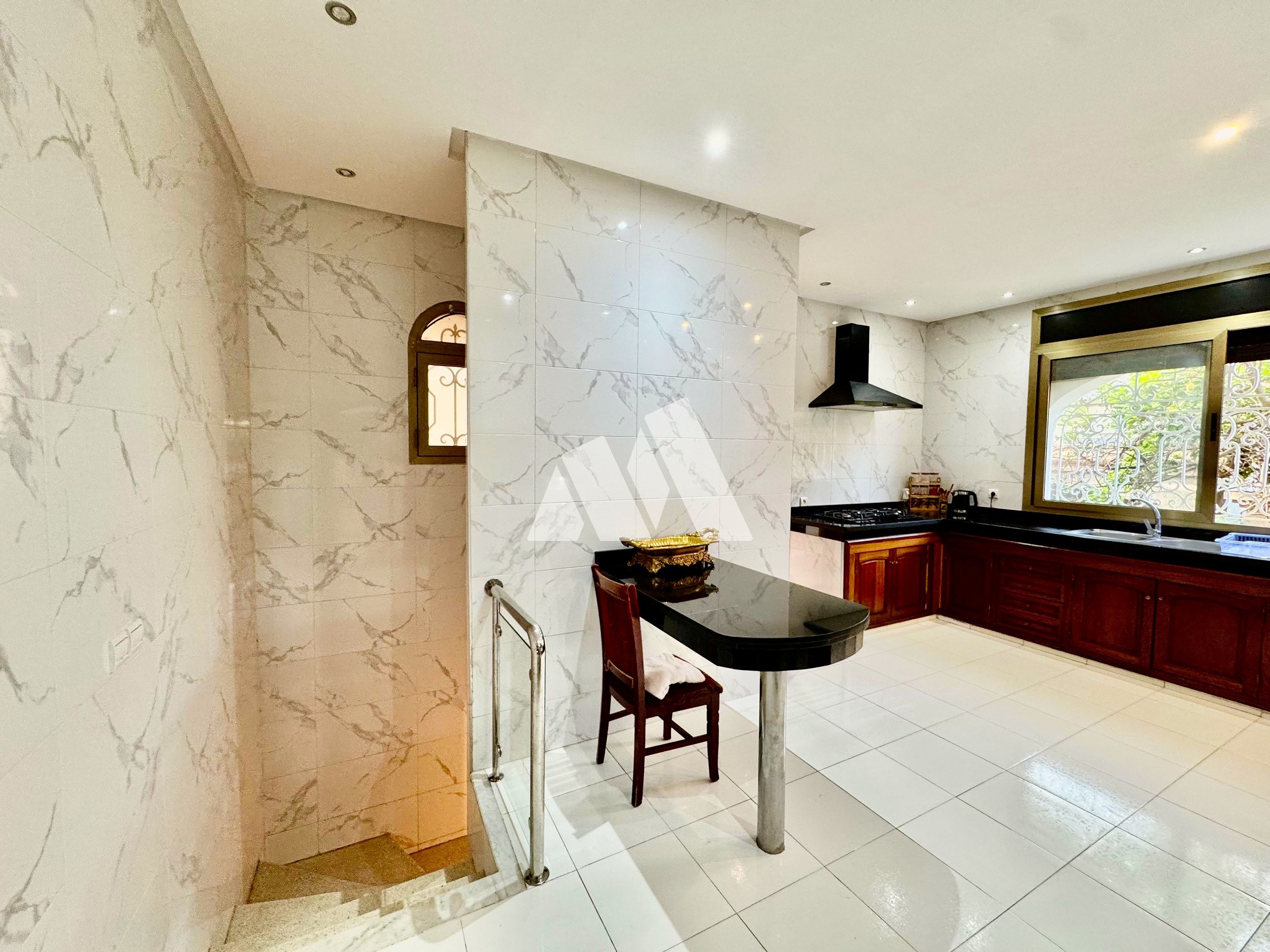 Villa met 5 slaapkamers, tuin en terras te koop in Mandarona Casablanca — 6